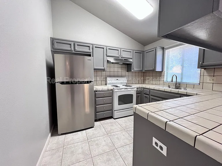 391 Armstrong Ave — Photo 1