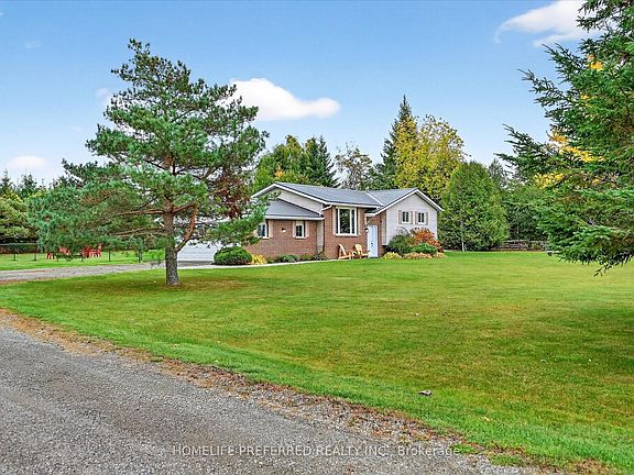 2nd image of 530 Centreline Rd