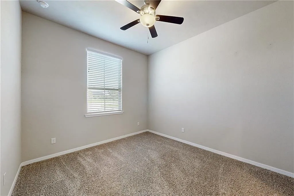 4 bed, 3.0 bath, 2355 sqft, $2,700 — Photo 2