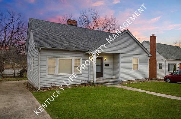 1st image of 864 Marcellus Dr