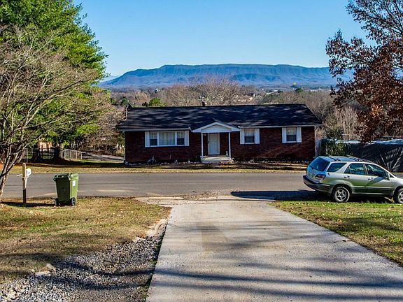 3rd image of 221 Seymour Hgts Dr