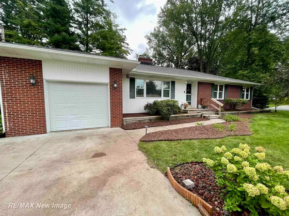 1870 McArthur St, Saginaw, MI 48638