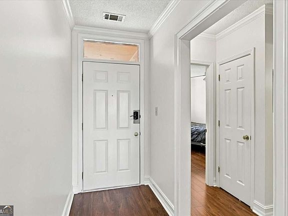 5th image of 494 Sherman Way