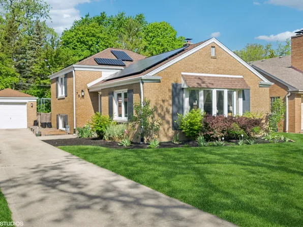 751 Arlington Rd, Riverside, IL 60546