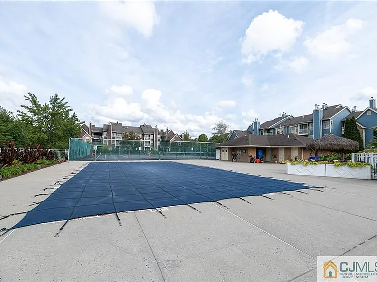 336 Cozzens Ct — Photo 61