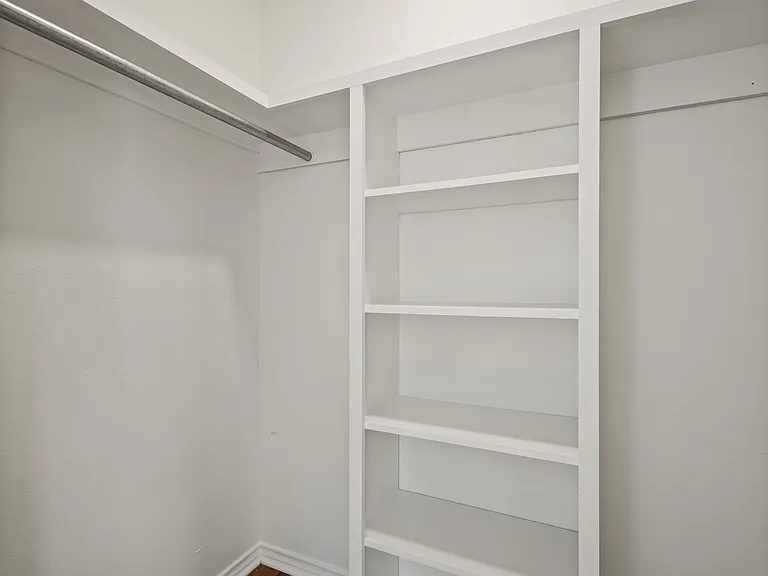170 N Meadowbrook Dr — Photo 23