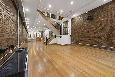 Rented by Jeffrey M Weinstein, LREB