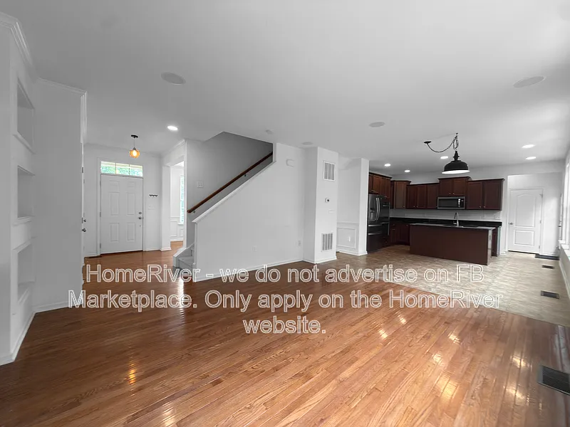 5 bed, 3.5 bath, 3000 sqft, $3,400 — Photo 4