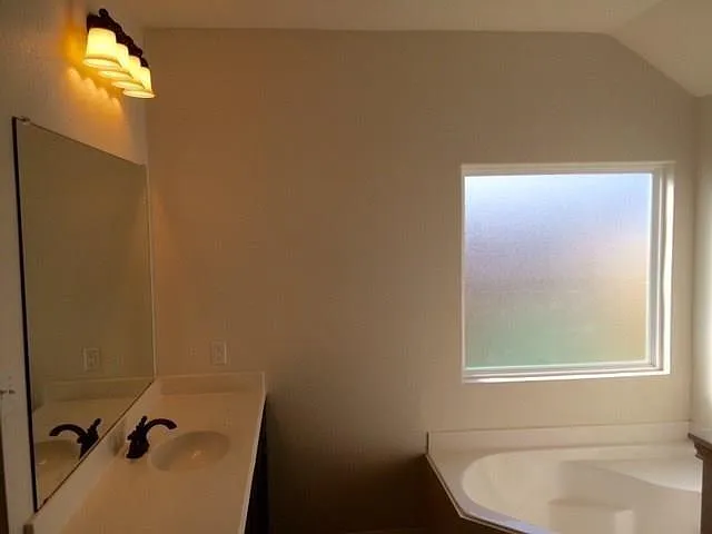 1532 Treeta Trl — Photo 8