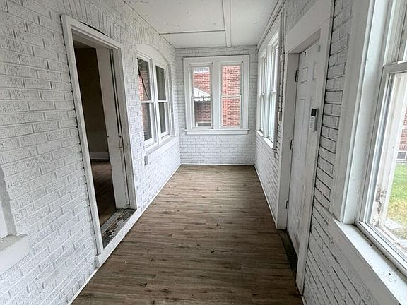 3rd image of 3749 Washington St