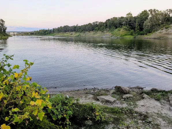 River St, Coldspring, TX 77331