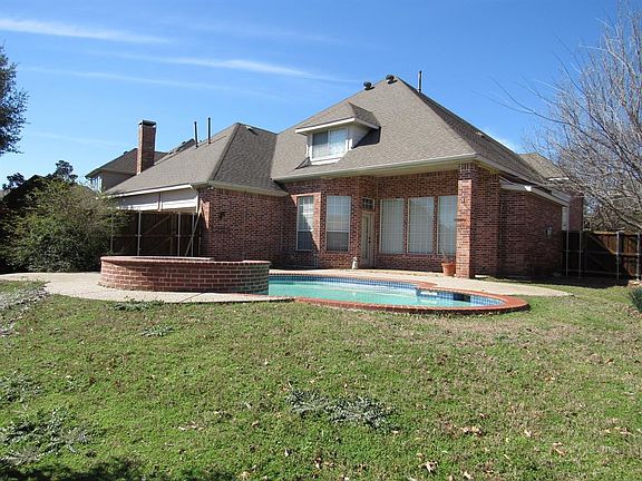 2nd image of 600 Granbury Dr