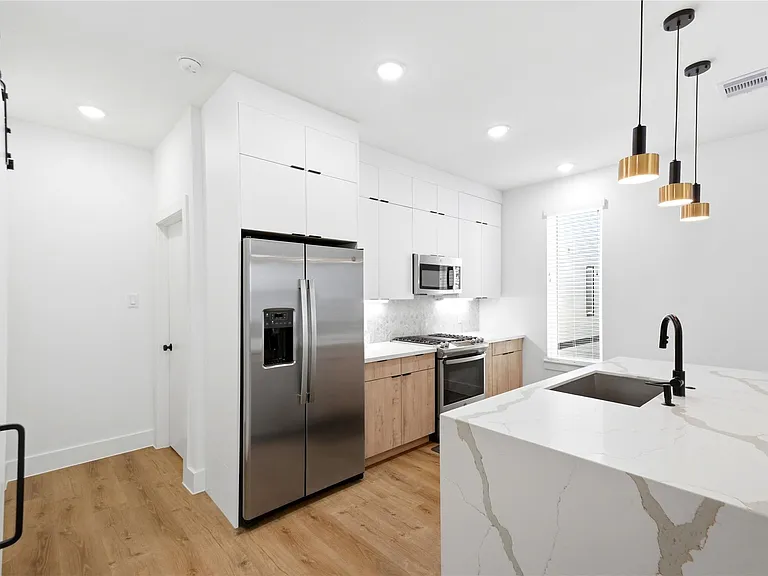 1307 Bayou St #B — Photo 14