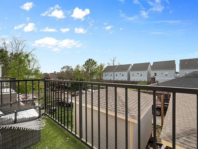 823 Mansfield St #H — Photo 16