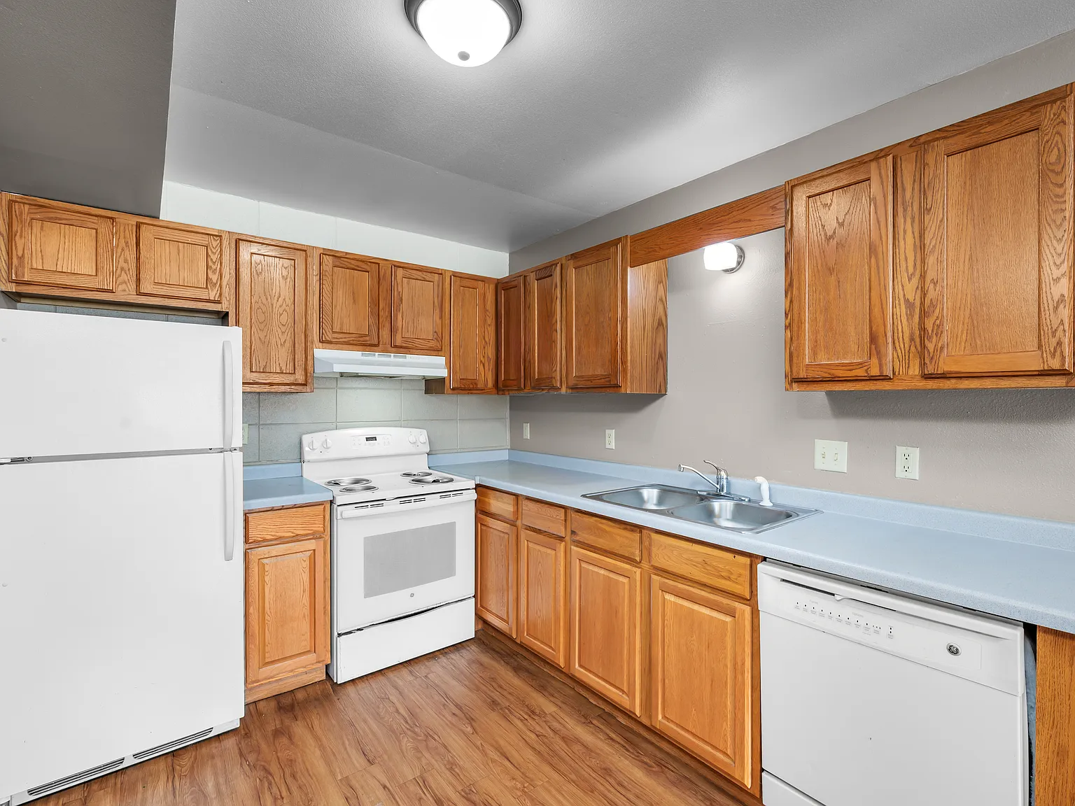 2 bed, 800 sqft, $775 — Photo 3