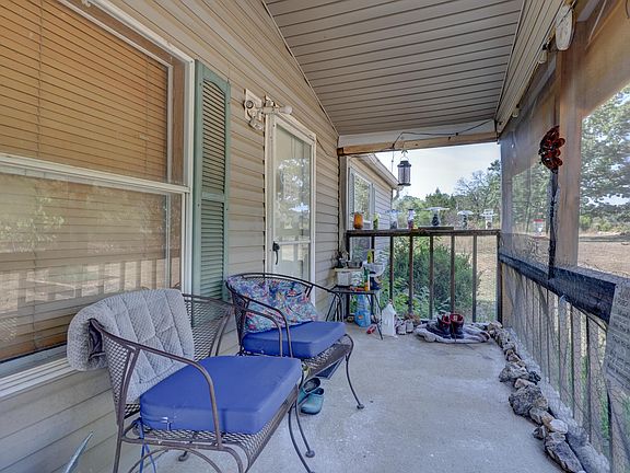 4th image of 1634 Morrison Loop