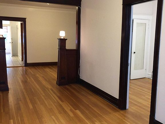 5th image of 2602 W Winona St #1