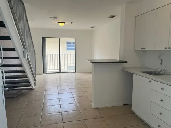 1134 NW 5th St APT 6, Miami, FL 33128