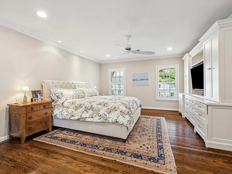 2510 Locke Ln — Photo 17