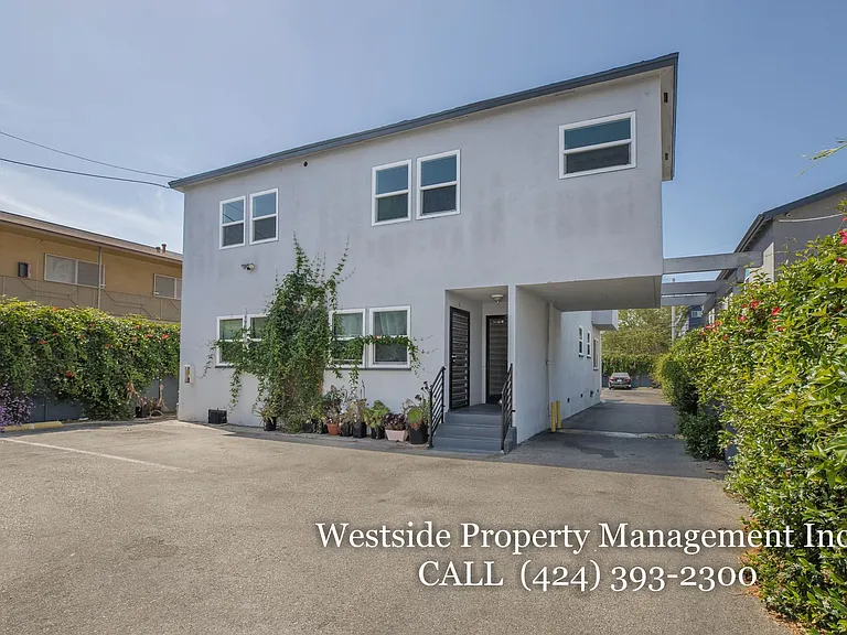 1260 W 39th St #6 — Photo 13