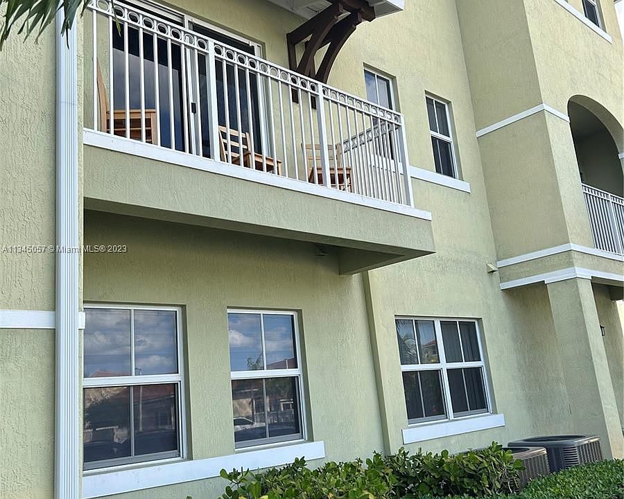 1st image of 230 NW 109th Ave APT 202