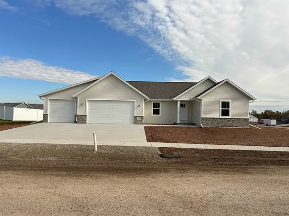 1780 Legacy Ln, Neenah, WI 54956