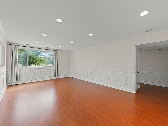 5th image of 2600 Brookwood Dr Unit 209