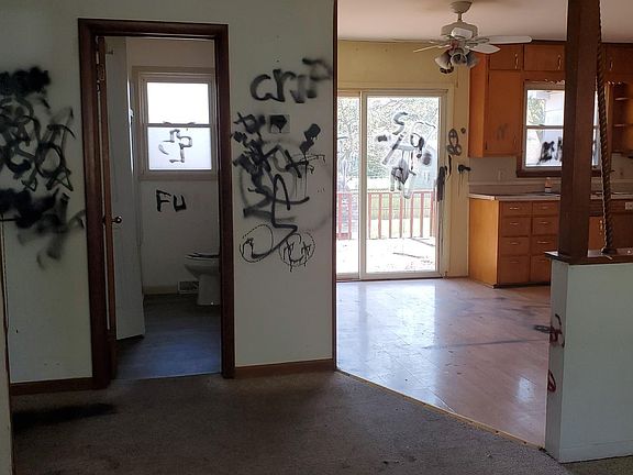 3rd image of 318 N Stewart Ave