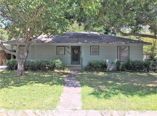 1104 Whaley Dr, Gainesville, TX 76240