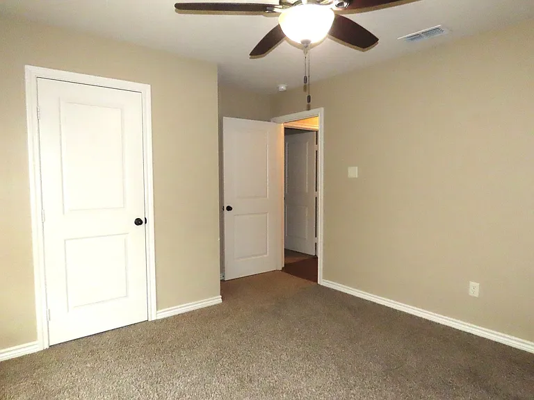 414 Asher — Photo 17