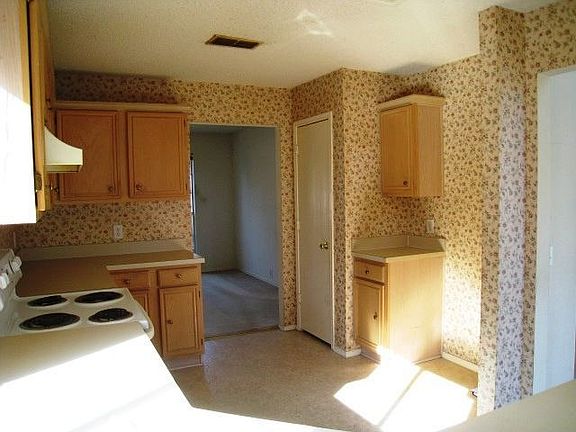 2nd image of 1012 Palos Verdes Blvd