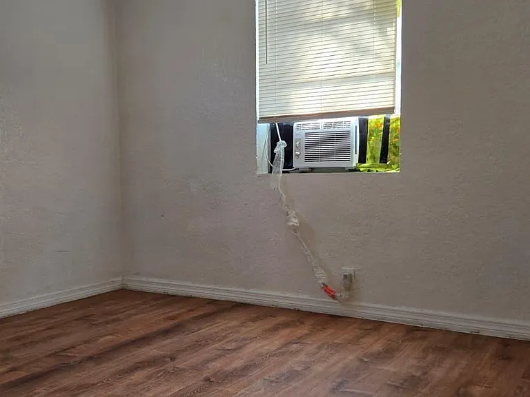 112 Newton Rd — Photo 13