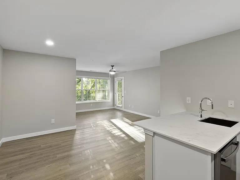 100 Lenox Park Cir NE — Photo 20