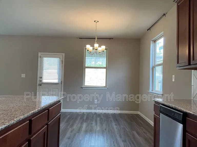 140 Earl Keen St — Photo 14