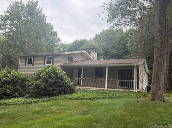 24 Fox Hill Road, Wappingers Falls, NY 12590