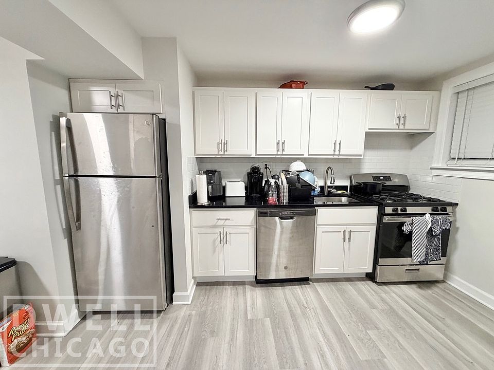 1st image of 723 W Roscoe St #Ng