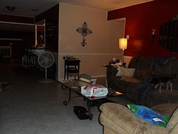 3rd image of 8710 N Packwood Ave