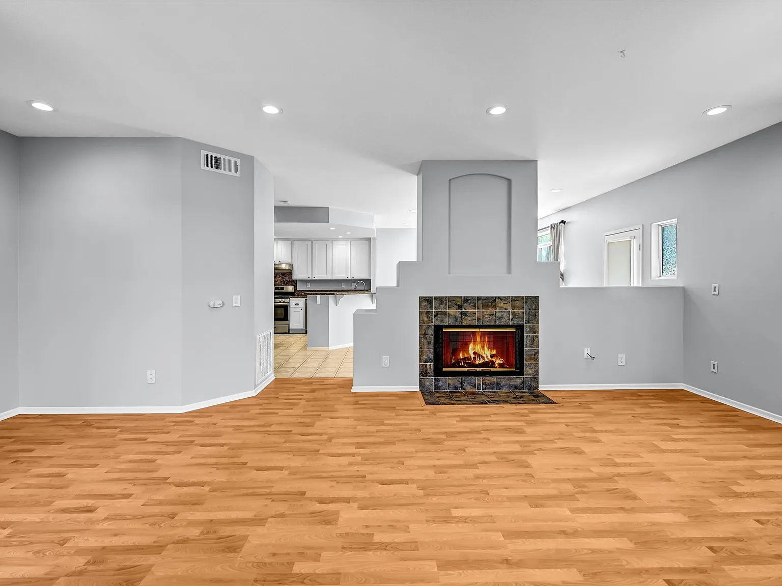 3 bed, 1679 sqft, $4,050 — Photo 1