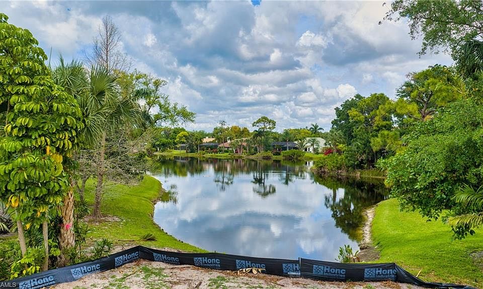 2nd image of 3818 Woodlake DR