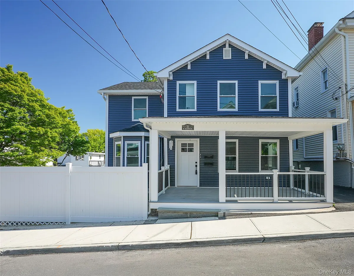 Photo 2 of 25 - 31 W Elizabeth St #1 - Tarrytown, NY Building Photo - 31 W Elizabeth St #1