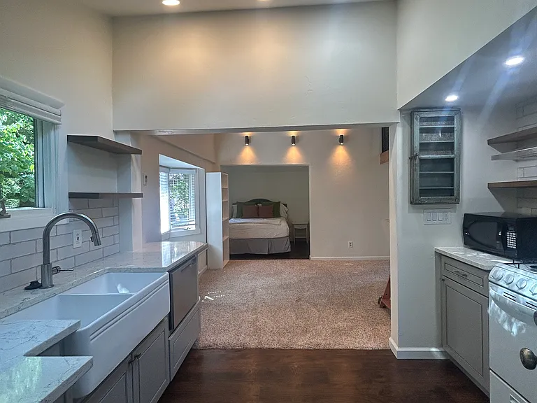1400 E Dartmouth Ave #B — Photo 13