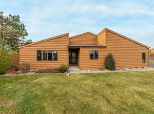 909 E Windfield Pl APT B, Appleton, WI 54911