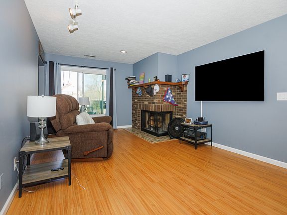 5th image of 601 N Main St APT 4N