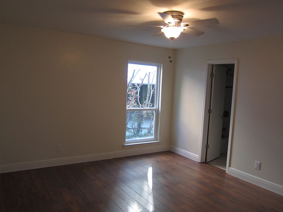 Spacious bedroom 