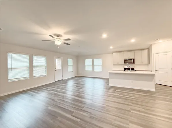 1909 Canyon Ln, Melissa, TX 75454
