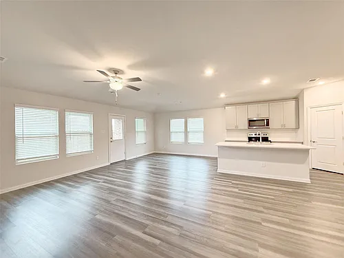 1909 Canyon Ln Photo 1