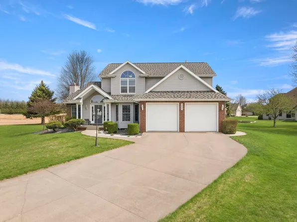 3334 N Greenfield Ct, Warsaw, IN 46582