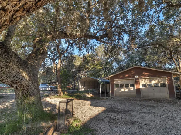 98 E Pendley Rd, Leakey, TX 78873