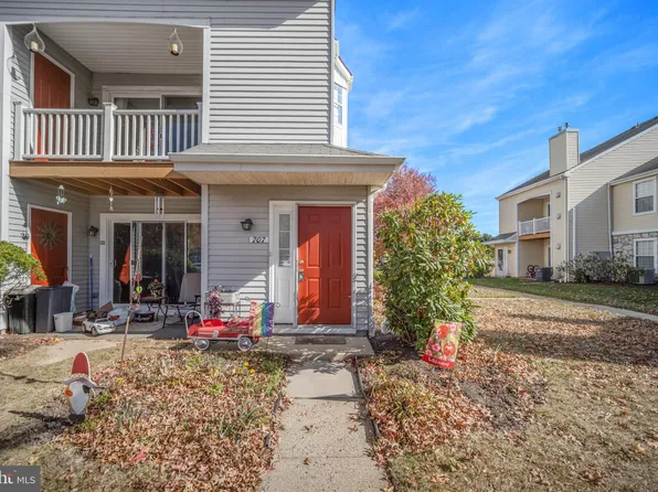 707 Hopkins Ct, Holland, PA 18966