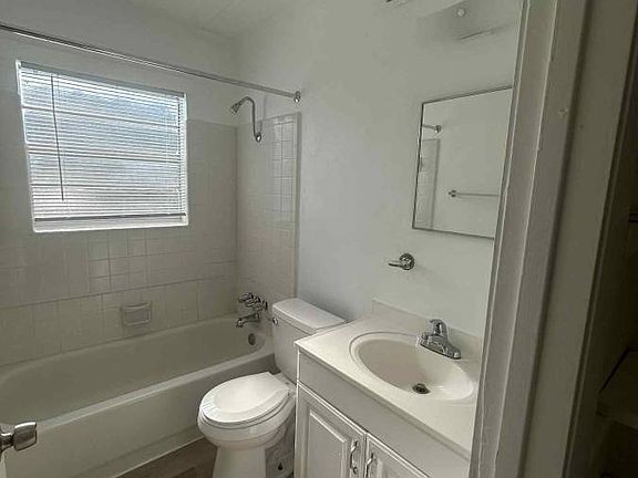 3rd image of 100 8th Ave #Abda94448